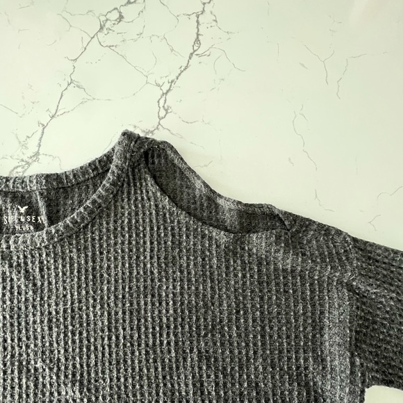 AE SOFT & SEXY WAFFLE PLUSH COLD SHOULDER TOP - Picture 2 of 4